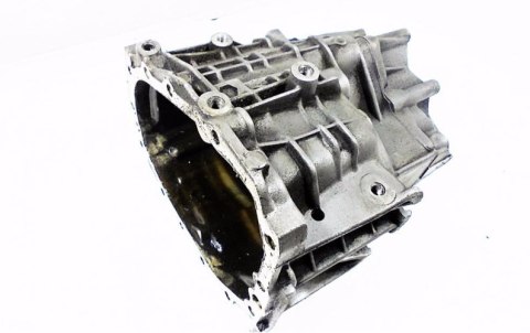 OBUDOWA SKRZYNIA CTE 1.8T 20V VW AUDI PASSAT A4 OBUDOWA SKRZYNIA CTE 1.8T 20V VW AUDI PASSAT A4