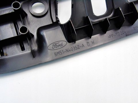 OSŁONA PASA TYLNEGO FOCUS 3 KOMBI BM51-N40352-A OSŁONA PASA TYLNEGO FOCUS 3 KOMBI BM51-N40352-A