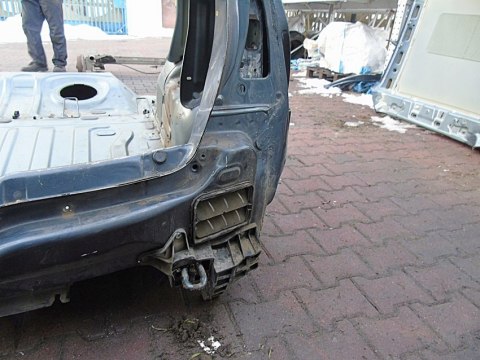 BŁOTNIKI PAS WANNA TYŁ KAROSERIA SANDERO I STEPWAY BŁOTNIKI PAS WANNA TYŁ KAROSERIA SANDERO I STEPWAY