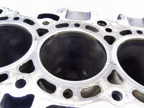 BLOK SILNIKA 1.8 16V MONDEO MK3 MAZDA 6 5 V50 S40 BLOK SILNIKA 1.8 16V MONDEO MK3 MAZDA 6 5 V50 S40