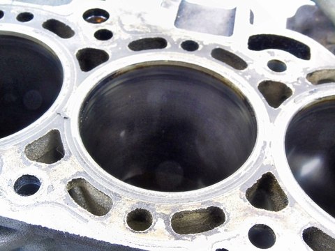 BLOK SILNIKA 1.8 16V MONDEO MK3 MAZDA 6 5 V50 S40 BLOK SILNIKA 1.8 16V MONDEO MK3 MAZDA 6 5 V50 S40