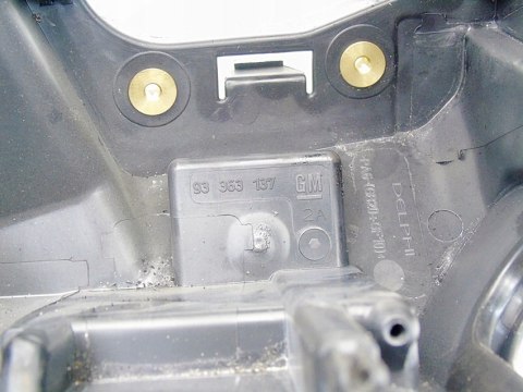 OBUDOWA SKRZYNKI BEZPIECZNIKÓW OPEL MERIVA A FL OBUDOWA SKRZYNKI BEZPIECZNIKÓW OPEL MERIVA A FL
