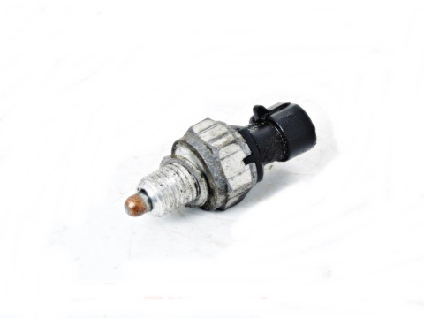 WŁĄCZNIK WSTECZNEGO SKRZYNI OPEL OMEGA R25R28 WŁĄCZNIK WSTECZNEGO SKRZYNI OPEL OMEGA R25R28