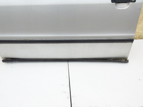 DRZWI LEWY PRZÓD AUDI 80 B4 1993 SEDAN SREBRNE DRZWI LEWY PRZÓD AUDI 80 B4 1993 SEDAN SREBRNE