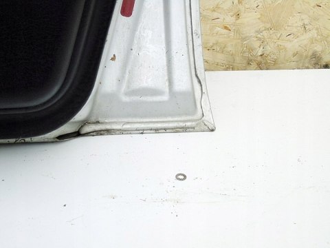 DRZWI PRAWY PRZÓD AUDI 80 B4 1993 SEDAN SREBRNE DRZWI PRAWY PRZÓD AUDI 80 B4 1993 SEDAN SREBRNE