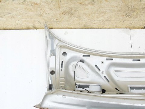 KLAPA POKRYWA BAGAŻNIKA AUDI 80 B4 1993 SEDAN KLAPA POKRYWA BAGAŻNIKA AUDI 80 B4 1993 SEDAN