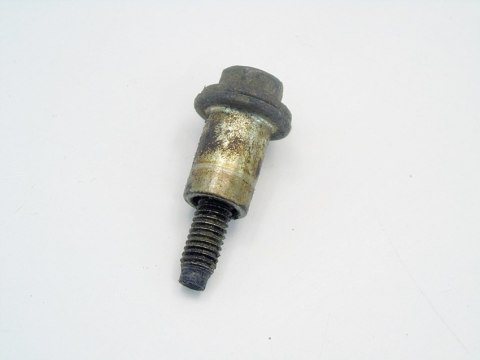ŚRUBA POKRYWY ZAWORÓW 1.3 8V FORD FIESTA V VI KA ŚRUBA POKRYWY ZAWORÓW 1.3 8V FORD FIESTA V VI KA