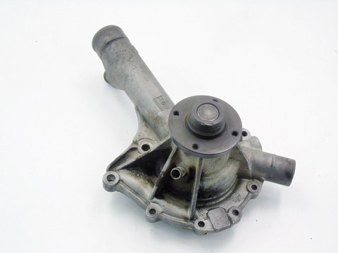 POMPA WODY 2.0 B MERCEDES E200 W210 S210 C208 POMPA WODY 2.0 B MERCEDES E200 W210 S210 C208