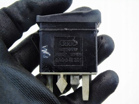 PRZEŁĄCZNIK REGULACJI ŚWIATEŁ AUDI 80 B4 1993 2.0 PRZEŁĄCZNIK REGULACJI ŚWIATEŁ AUDI 80 B4 1993 2.0