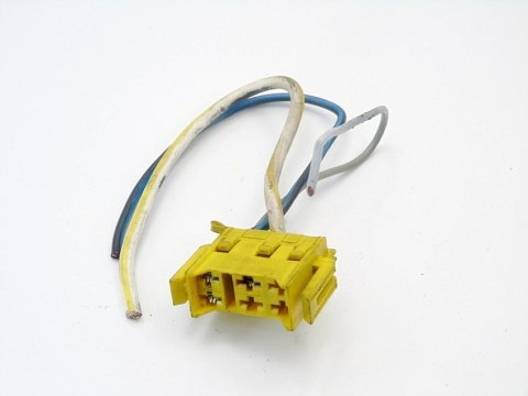 WTYCZKA KOSTKA INSTALACJI AUDI 80 B4 B3 100 C4 90 WTYCZKA KOSTKA INSTALACJI AUDI 80 B4 B3 100 C4 90