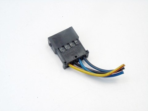 WTYCZKA KOSTKA INSTALACJI AUDI 80 B4 B3 100 C4 90 WTYCZKA KOSTKA INSTALACJI AUDI 80 B4 B3 100 C4 90