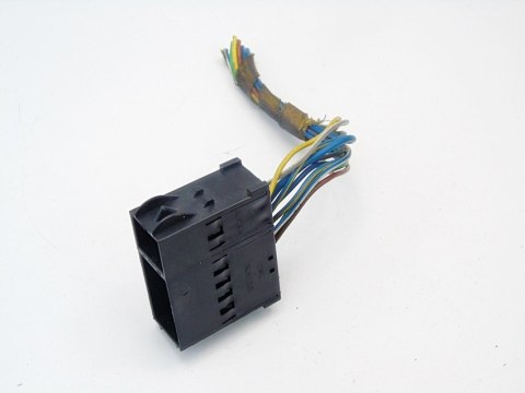 WTYCZKA KOSTKA INSTALACJI AUDI 80 B4 B3 100 C4 90 WTYCZKA KOSTKA INSTALACJI AUDI 80 B4 B3 100 C4 90