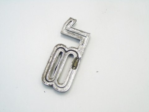 ZNACZEK EMBLEMAT AUDI 80 B4 1993 2.0 B ZNACZEK EMBLEMAT AUDI 80 B4 1993 2.0 B