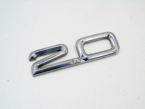 ZNACZEK EMBLEMAT AUDI 80 B4 1993 2.0 B ZNACZEK EMBLEMAT AUDI 80 B4 1993 2.0 B