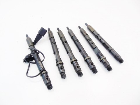 WTRYSKIWACZE 2.5 TDI SUPERB AUDI A4 A6 PASSAT WTRYSKIWACZE 2.5 TDI SUPERB AUDI A4 A6 PASSAT