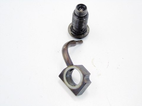 DYSZA OLEJU 2.0 FSI AUDI A3 8P GOLF 5 TOURAN A4 A6 DYSZA OLEJU 2.0 FSI AUDI A3 8P GOLF 5 TOURAN A4 A6