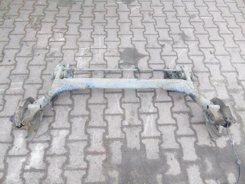 BELKA TYŁ ZAWIESZENIA PIASTY AUDI 80 B4 SEDAN BELKA TYŁ ZAWIESZENIA PIASTY AUDI 80 B4 SEDAN