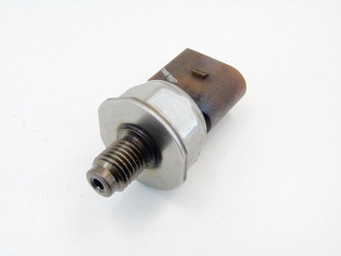 CZUJNIK LISTWY PALIWA 3.0 TDI AUDI A4 B8 A5 Q5 A6 CZUJNIK LISTWY PALIWA 3.0 TDI AUDI A4 B8 A5 Q5 A6