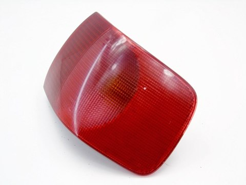 LAMPA PRAWY TYŁ KAROSERIA AUDI 80 B4 SEDAN 2.0 B LAMPA PRAWY TYŁ KAROSERIA AUDI 80 B4 SEDAN 2.0 B