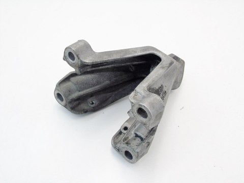 ŁAPA WSPORNIK SILNIKA 3.0 TDI AUDI A4 B8 A5 Q5 A6 ŁAPA WSPORNIK SILNIKA 3.0 TDI AUDI A4 B8 A5 Q5 A6