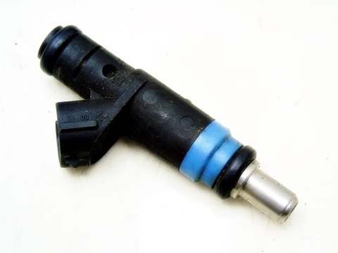 WTRYSKIWACZ VW 2.0 20V ALT AUDI A4 PASSAT B5 A6 WTRYSKIWACZ VW 2.0 20V ALT AUDI A4 PASSAT B5 A6