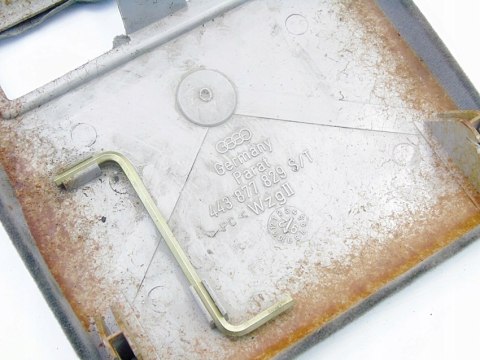 OSŁONA PANELU SUFITOWEGO AUDI 80 B4 443877829S/T OSŁONA PANELU SUFITOWEGO AUDI 80 B4 443877829S/T