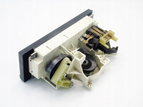 PANEL STEROWANIA NAWIEWU AUDI 80 B4 8A1819073 PANEL STEROWANIA NAWIEWU AUDI 80 B4 8A1819073