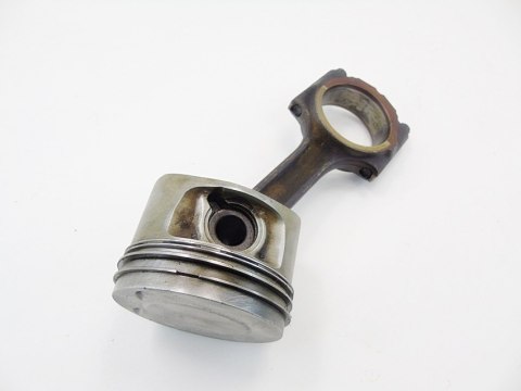 TŁOK KORBOWÓD 83V52 2.4 20V V70 S70 C70 850 TŁOK KORBOWÓD 83V52 2.4 20V V70 S70 C70 850