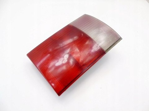 LAMPA LEWY TYŁ W KLAPIE AUDI 80 B4 8A0945093J LAMPA LEWY TYŁ W KLAPIE AUDI 80 B4 8A0945093J