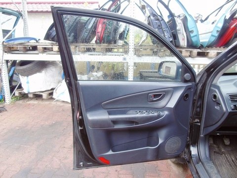 DRZWI LEWY PRZÓD KOMPLETNE EB HYUNDAI TUCSON 1 05 DRZWI LEWY PRZÓD KOMPLETNE EB HYUNDAI TUCSON 1 05