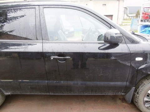 DRZWI PRAWY PRZÓD KOMPLETNE EB HYUNDAI TUCSON 1 05 DRZWI PRAWY PRZÓD KOMPLETNE EB HYUNDAI TUCSON 1 05