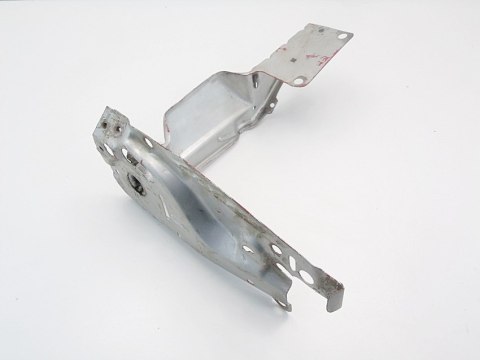 ZACZEP RYGIEL ZAMEK MASKI PRAWY AUDI 80 B4 2.0 ZACZEP RYGIEL ZAMEK MASKI PRAWY AUDI 80 B4 2.0