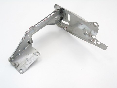 ZACZEP RYGIEL ZAMEK MASKI PRAWY AUDI 80 B4 2.0 ZACZEP RYGIEL ZAMEK MASKI PRAWY AUDI 80 B4 2.0