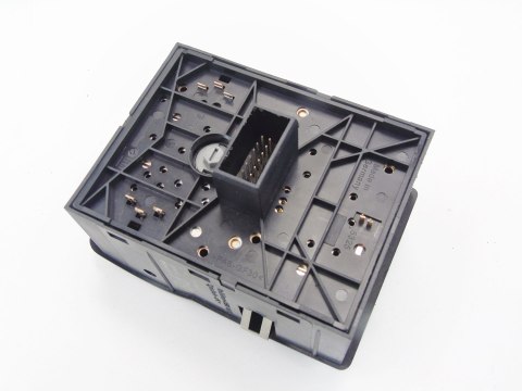 PRZEŁĄCZNIK ŚWIATEŁ OPEL CORSA C 3 D 9116612 PRZEŁĄCZNIK ŚWIATEŁ OPEL CORSA C 3 D 9116612
