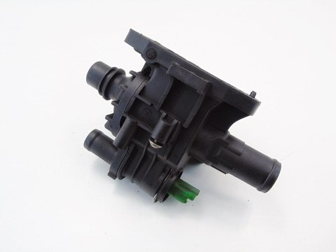 OBUDOWA TERMOSTATU 1.6 TDCI C-MAX FOCUS 2 C30 V50 OBUDOWA TERMOSTATU 1.6 TDCI C-MAX FOCUS 2 C30 V50