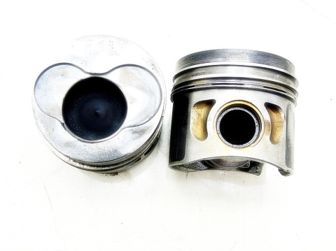 TŁOK 1-2 VW 1.9 TDI ATJ PASSAT B5 A4 TŁOK 1-2 VW 1.9 TDI ATJ PASSAT B5 A4