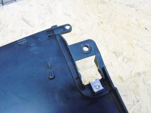 BOCZEK TAPICERKA LEWY TYŁ OPEL CORSA C 3 D BOCZEK TAPICERKA LEWY TYŁ OPEL CORSA C 3 D