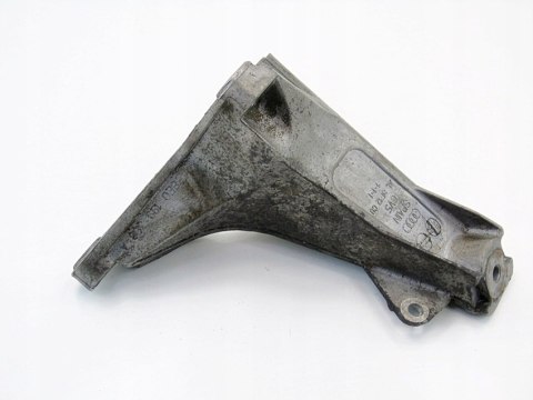 ŁAPA WSPORNIK SILNIKA 1.6 8V AUDI A4 B6 B7 PASSAT ŁAPA WSPORNIK SILNIKA 1.6 8V AUDI A4 B6 B7 PASSAT