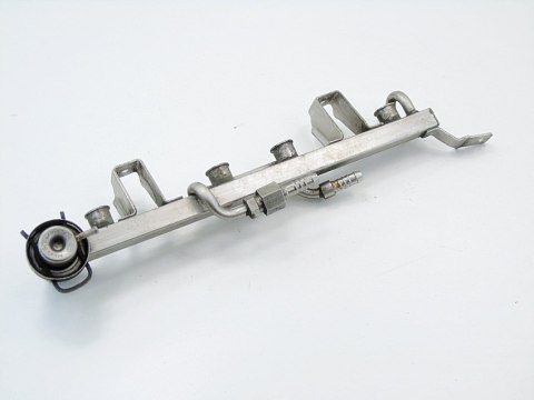 LISTWA WTRYSKOWA 1.6 8V AUDI A4 B6 B7 PASSAT EXEO LISTWA WTRYSKOWA 1.6 8V AUDI A4 B6 B7 PASSAT EXEO