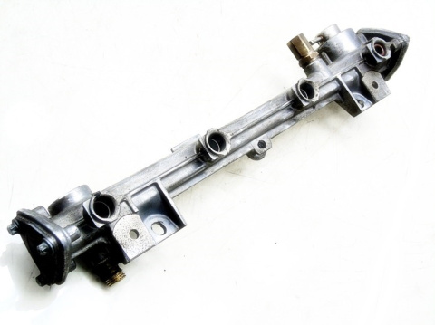 LISTWA WTRYSKOWA MERCEDES 2.0 16V W202 C208 C200 LISTWA WTRYSKOWA MERCEDES 2.0 16V W202 C208 C200