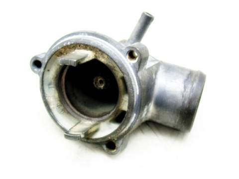 OBUDOWA TERMOSTATU MERCEDES 2.0 16V W202 C208 C200 OBUDOWA TERMOSTATU MERCEDES 2.0 16V W202 C208 C200