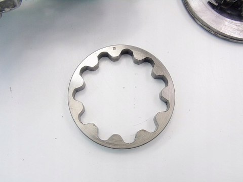 POMPA OLEJU 2.5 TDS TD OMEGA BMW E38 E39 E34 E36 POMPA OLEJU 2.5 TDS TD OMEGA BMW E38 E39 E34 E36