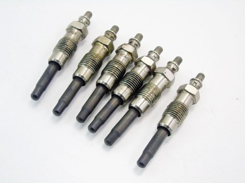 ŚWIECE ŻAROWE 2.5 TDS TD BMW E38 E39 E34 E36 OMEGA ŚWIECE ŻAROWE 2.5 TDS TD BMW E38 E39 E34 E36 OMEGA
