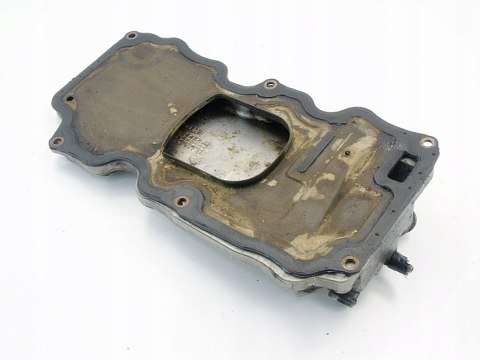 OBUDOWA BLOKU 3.7 4.2 V8 AUDI A8 D2 077103131E OBUDOWA BLOKU 3.7 4.2 V8 AUDI A8 D2 077103131E