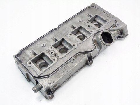 POKRYWA ZAWORÓW 3.7 4.2 V8 AUDI A8 D2 077103471F POKRYWA ZAWORÓW 3.7 4.2 V8 AUDI A8 D2 077103471F