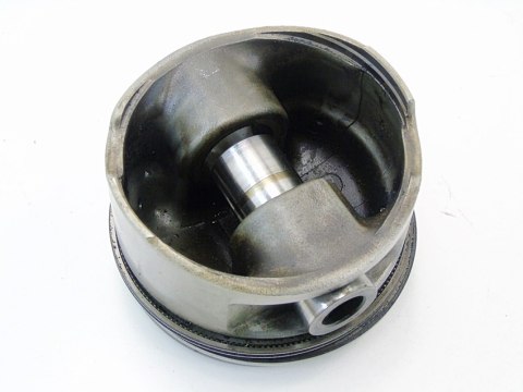 TŁOK SILNIKA 84.500 84L48 3.7 V8 AUDI A8 D2 TŁOK SILNIKA 84.500 84L48 3.7 V8 AUDI A8 D2