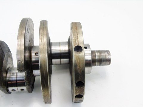 WAŁ KORBOWY 077G 3.7 V8 AUDI A8 D2 WAŁ KORBOWY 077G 3.7 V8 AUDI A8 D2