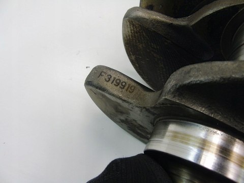 WAŁ KORBOWY 077G 3.7 V8 AUDI A8 D2 WAŁ KORBOWY 077G 3.7 V8 AUDI A8 D2