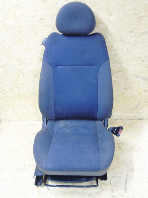 FOTEL PRAWY PRZÓD OPEL CORSA C 3 D FOTEL PRAWY PRZÓD OPEL CORSA C 3 D