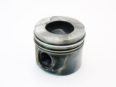 TŁOK 84L107 3.0 D BMW X5 X6 E70 E71 E60 E90 E61 TŁOK 84L107 3.0 D BMW X5 X6 E70 E71 E60 E90 E61
